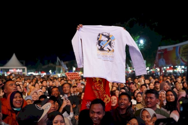 Nostalgia Bareng Letto! Alun-Alun Klaten Bergemuruh di Puncak Festival Antikorupsi