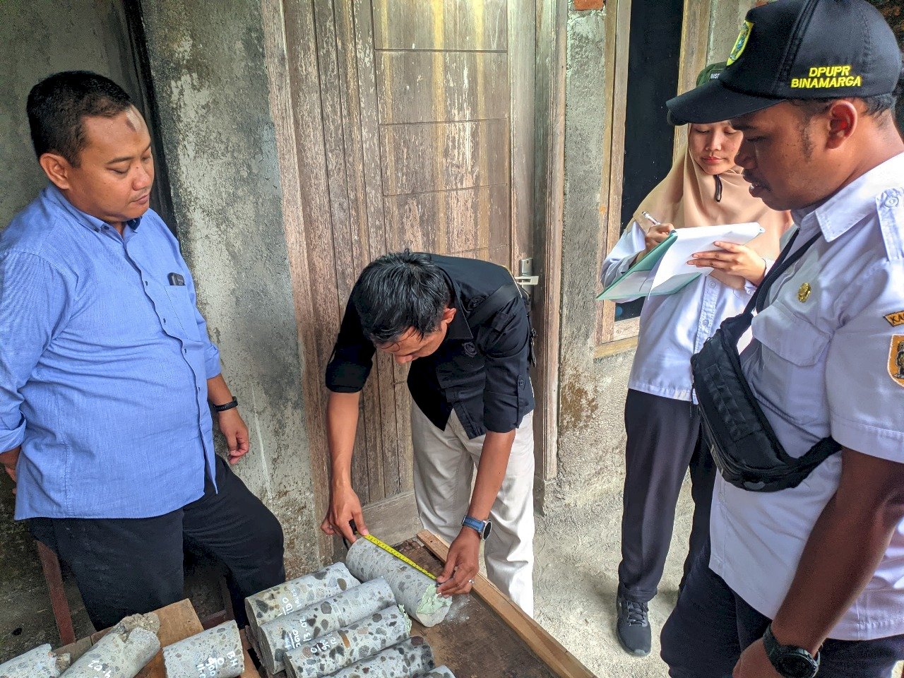 Inspektorat Klaten Dampingi Pemeriksaan Pengadaan Barang dan Jasa: Kualitas Jalan Diuji